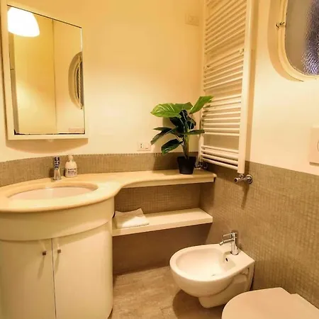 Cozy Studio Flat In Trastevere By Yourhost Rome Exterior photo